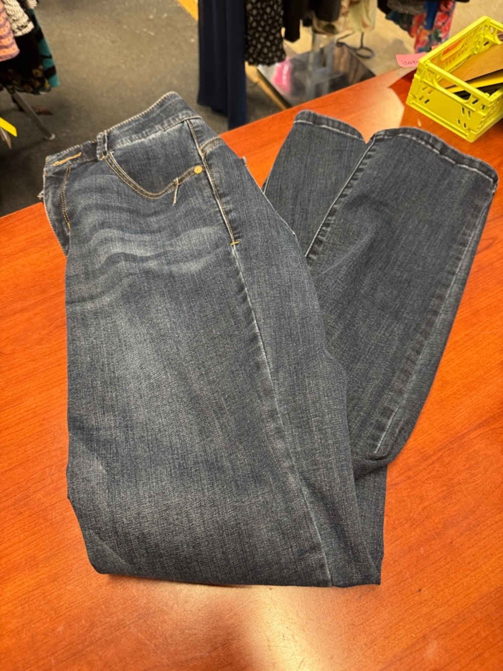 Democracy jeans size 2 // 041206